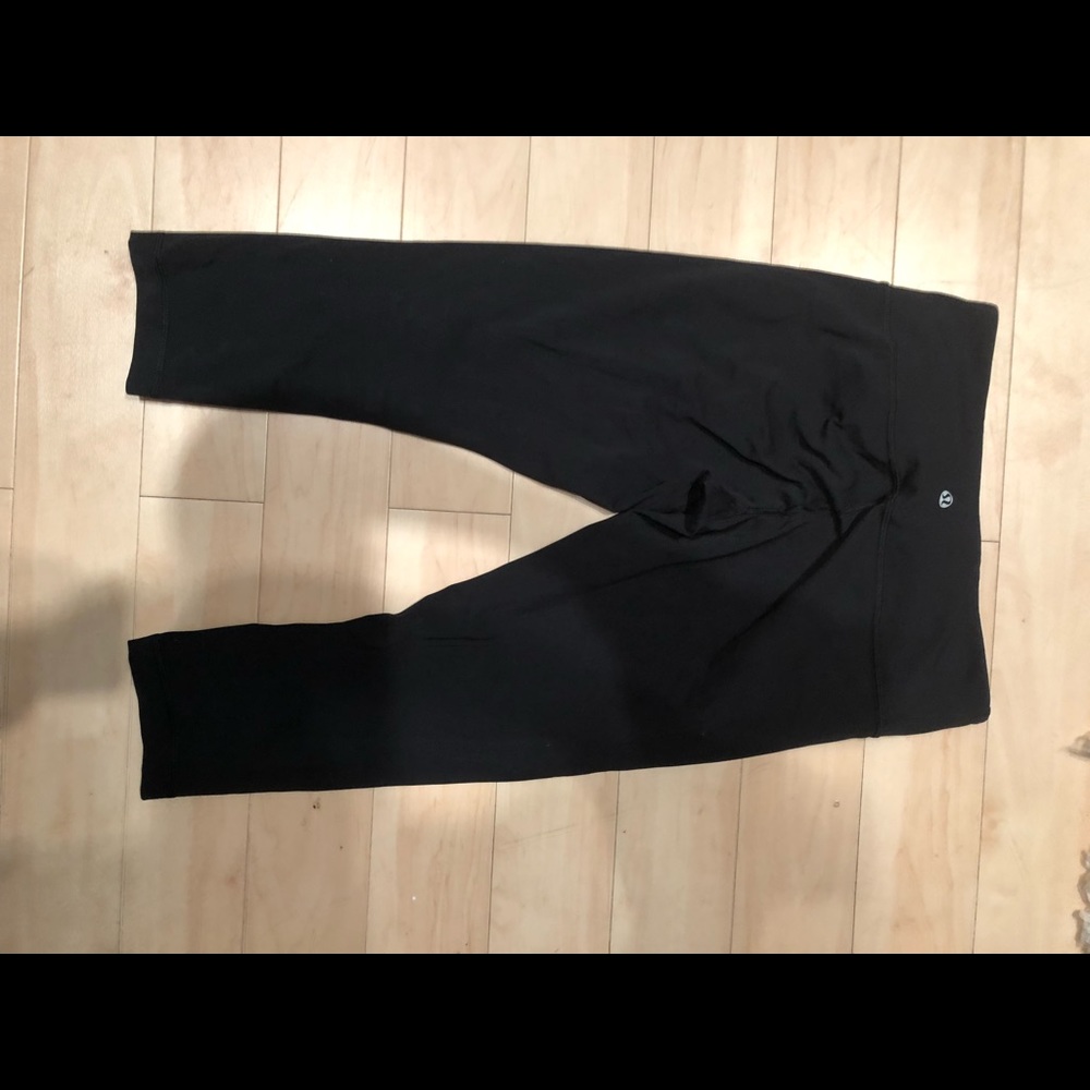 Lululemon cropped black leggings